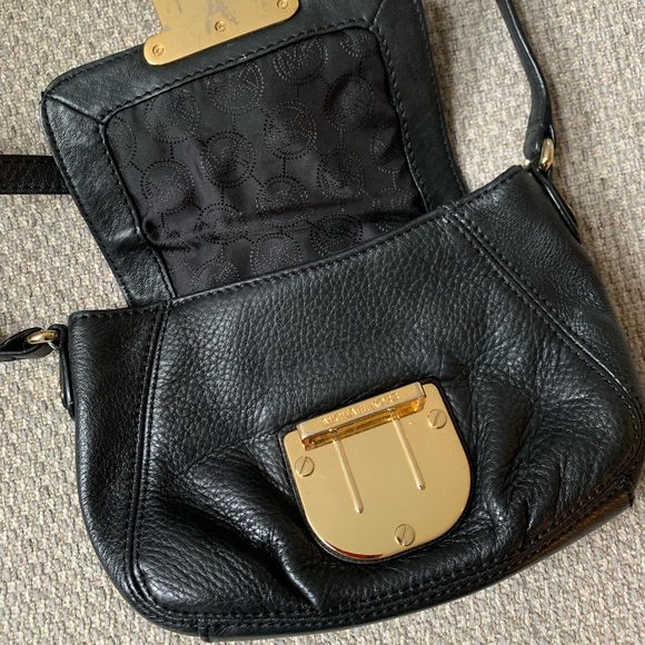 Michael Kors Cross Body - Picture 2 of 4